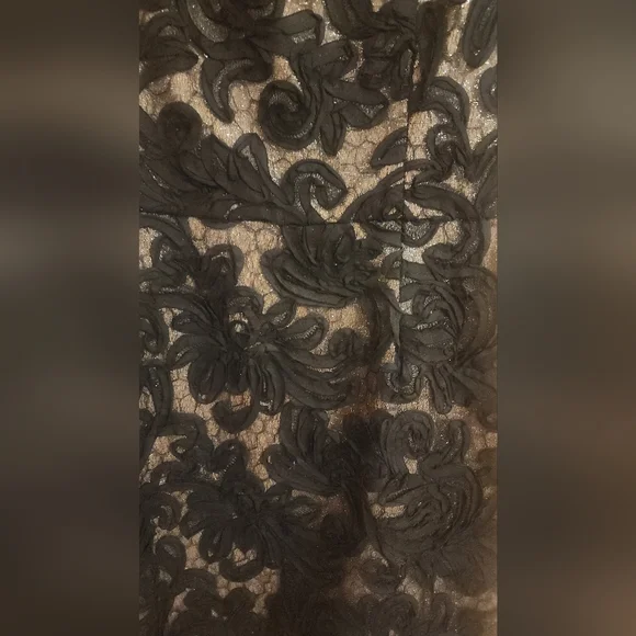 BCBGMAXAZRIA beautiful Embroidered black party dress - Picture 6 of 6